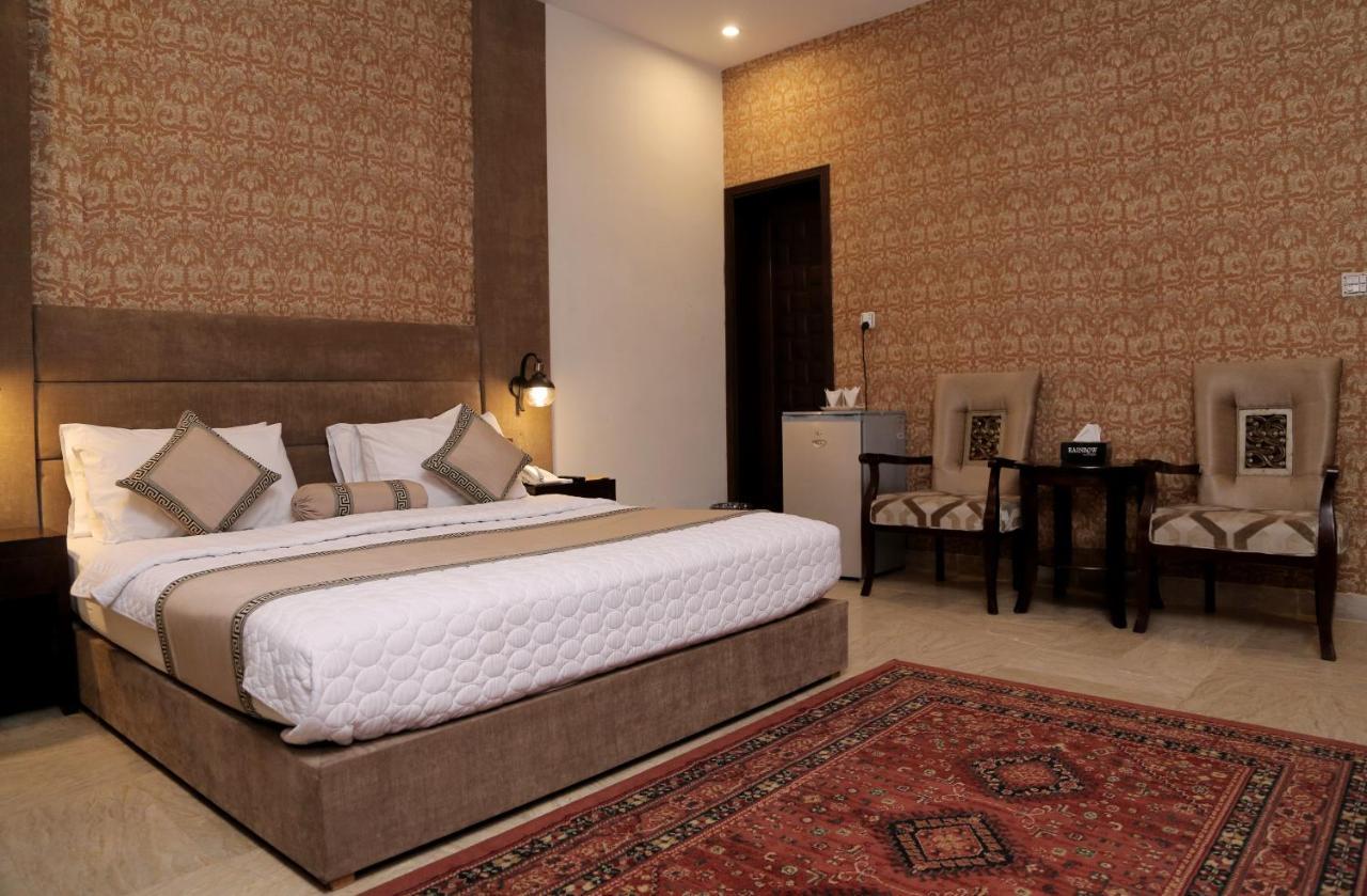 Shelton Hotel ลาฮอร์ ภายนอก รูปภาพ