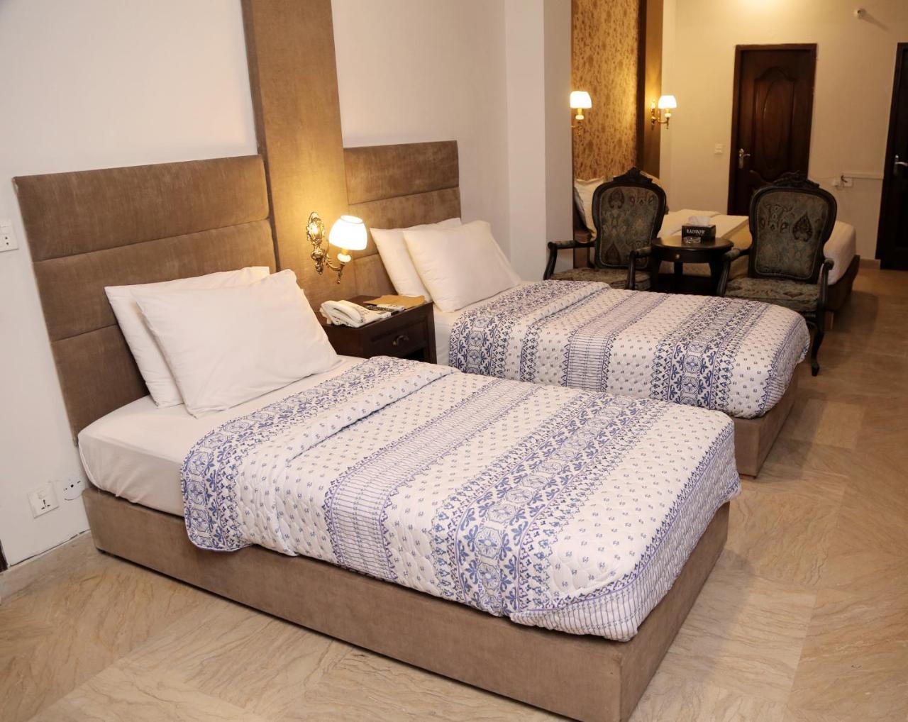 Shelton Hotel ลาฮอร์ ภายนอก รูปภาพ