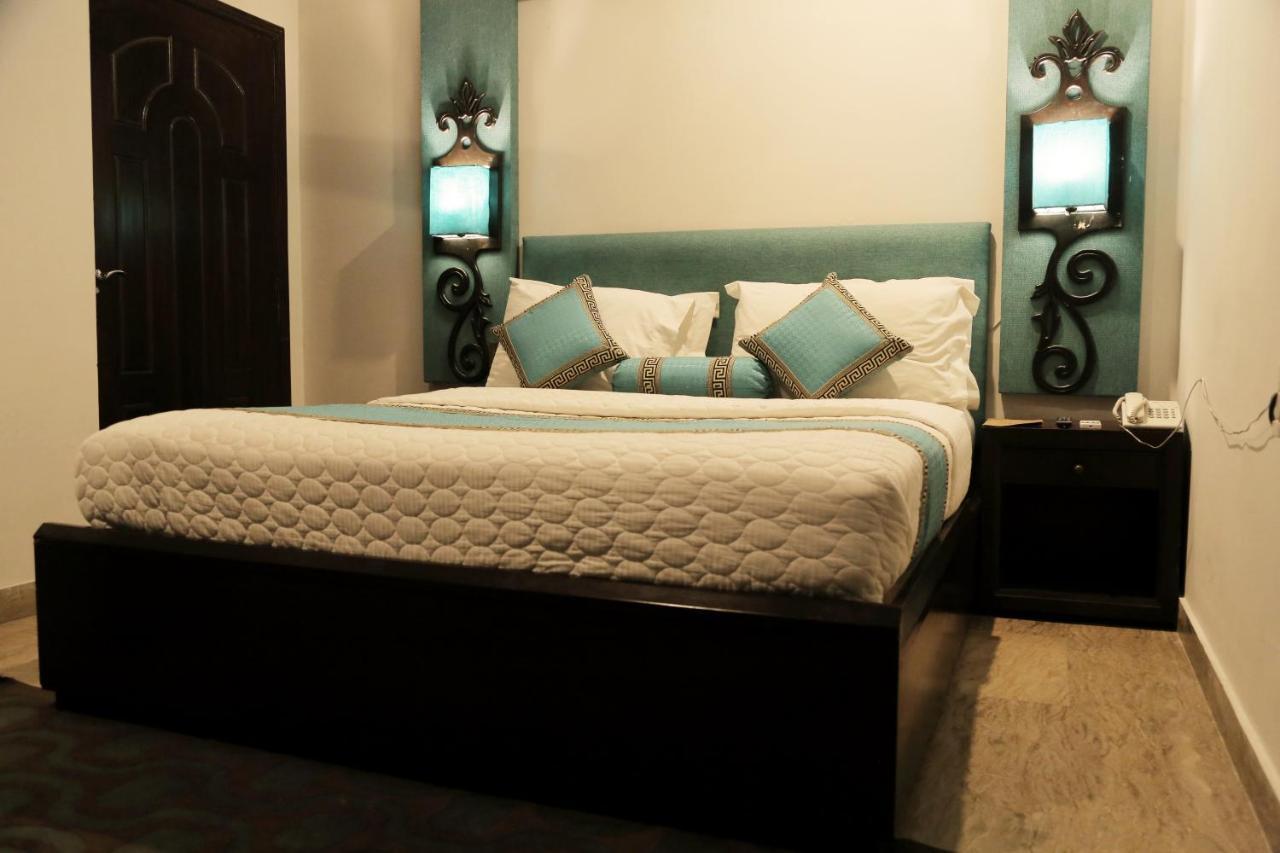 Shelton Hotel ลาฮอร์ ภายนอก รูปภาพ