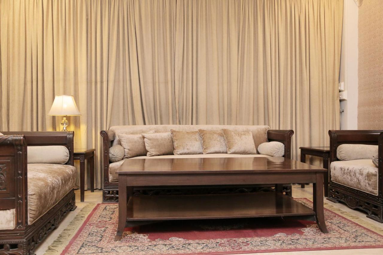 Shelton Hotel ลาฮอร์ ภายนอก รูปภาพ