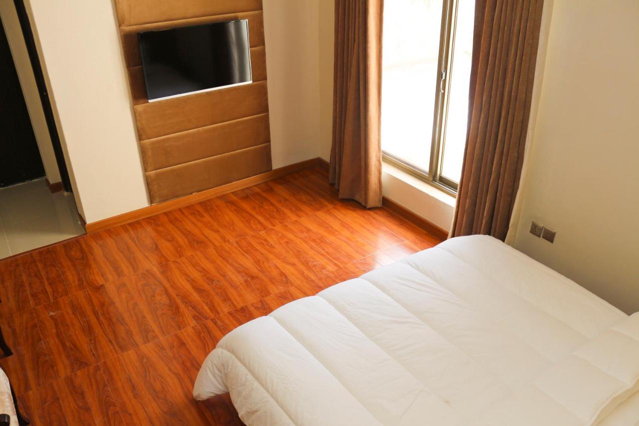 Shelton Hotel ลาฮอร์ ภายนอก รูปภาพ
